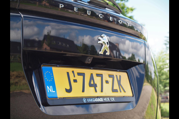 Peugeot 2008 1.2 PureTech Blue Lease Allure Apple Carplay | Automaat | Camera | NL-Auto | Dealeronderhouden |