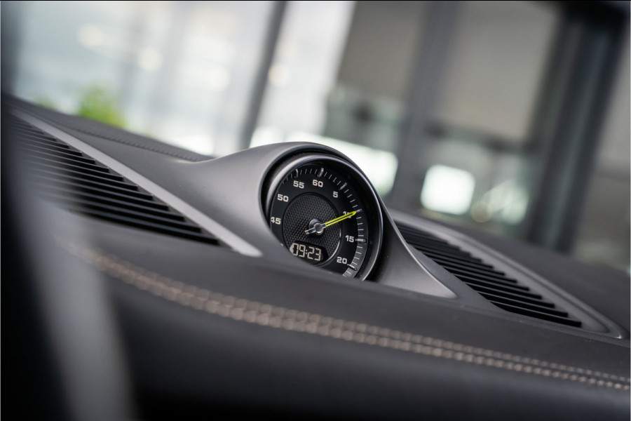 Porsche Cayenne 3.0 E-Hybrid - Sport Chrono & Design l Panorama l Luchtvering l HUD