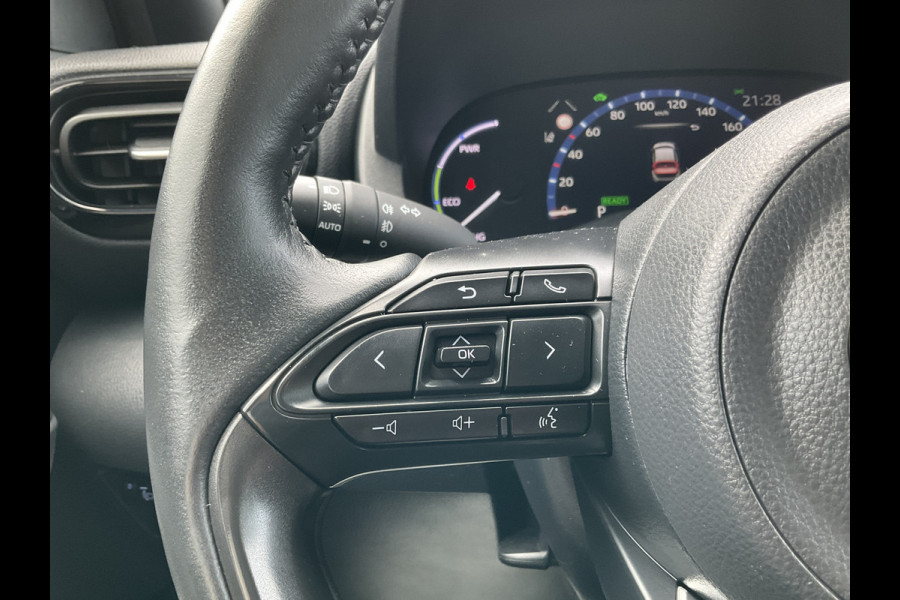 Toyota Yaris Cross 1.5 Hybrid Hoogzitter Stoelverw Nav/Cam Apple/Android First Edition