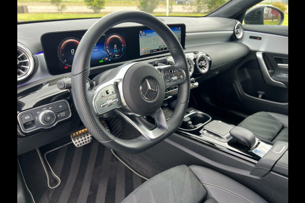 Mercedes-Benz CLA-Klasse Shooting Brake 250 e AMG Night pakket|Sfeerverlichting|Stoelverwarming|AppleCarplay