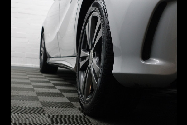 Mercedes-Benz A-Klasse AMG Night Edition Aut- Panodak I Dynamic Select I Carbon I Xenon Led I Sport Interieur
