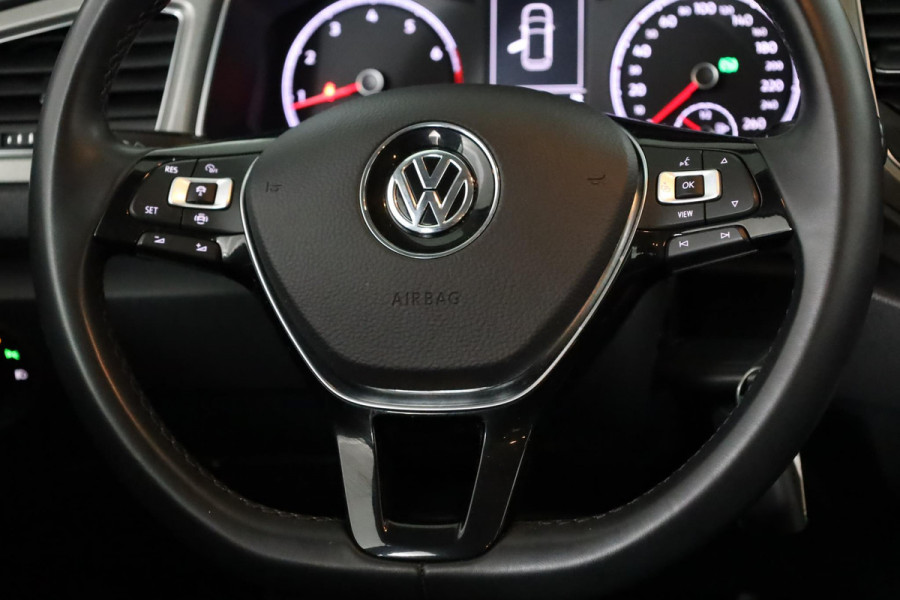 Volkswagen T-Roc 1.5 TSI Style 150 pk Automaat (DSG) | Navigatie | Trekhaak | Parkeersensoren | Adaptieve cruise control |