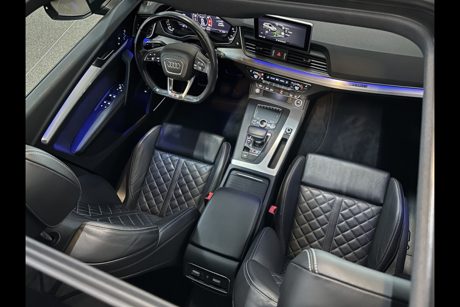 Audi Q5 SQ5 Luchtvering | ACC | B&O Sound | Trekhaak | RS-Leder | Panorama | Keyless-Go | LED-Matrix | Tour-Pakket | Lane Assist | Virtual-Cockpit | DAB | Camera | Stoelverwarming | Rijklaarprijs incl Onderhoud en 12 maanden Bovag garantie.