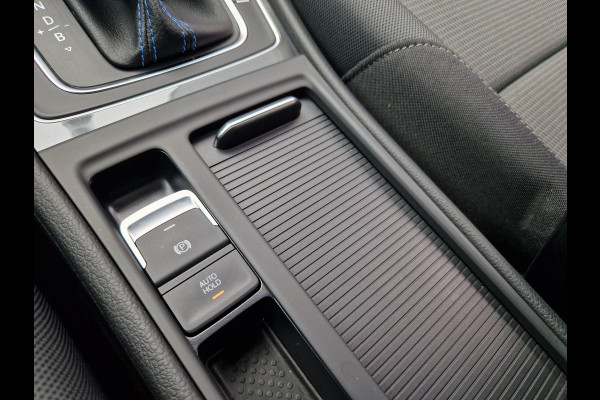 Volkswagen e-Golf E-DITION | Apple Carplay / Android Auto | Verwarmde voorruit | Dynaudio | DAB | Camera |