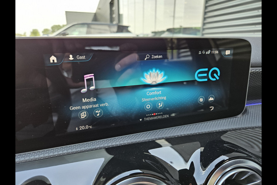 Mercedes-Benz A-Klasse 250 e Advantage Plug In Hybrid 218pk Dealer O.H PHEV | Widescreen Navi | Sfeerverlichting | Camera | 18"L.M | Apple Carplay | Sportstoelen Verwarmd |