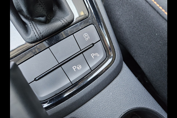 Škoda Kamiq 1.0 TSI Clever 110pk DSG Dealer O.H Chrystal LED | 17"L.M | Stoelverwarming | Camera | Apple Carplay | Parkassist | DAB | Cruise Control |
