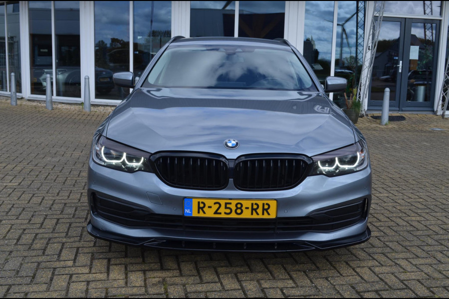 BMW 5 Serie 540i xDrive Touring Exe 341 pk M-sport / Blackline