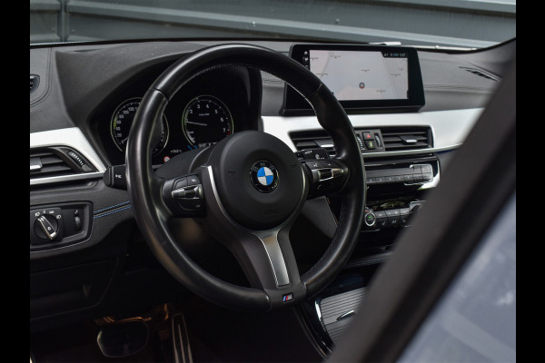 BMW X2 sDrive20i HIGH EXECUTIVE | M-PAKKET | FULL-LED | PANORAMADAK | SHADOW LINE | HEAD-UP | MEMORY SEATS | CAMERA | DAB+ | TREKHAAK