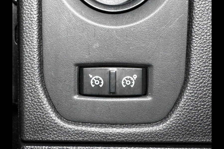 Dacia Duster 1.3 TCe Prestige / 130 PK / Trekhaak / Navigatie + Camera Rondom / Climate Control / Stoelverwarming