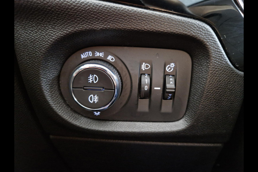 Opel Corsa 1.2 Elegance | Panoramadak | Stoelverwarming | Stuurwielverwaming | Apple Carplay/Android Auto