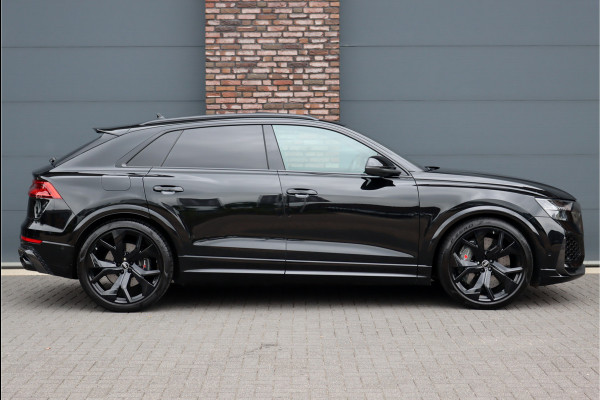 Audi Q8 4.0 TFSI RSQ8 Quattro Aut8 | 600pk | Audi Garantie | Keramisch | Carbon | B&O | Adaptive Cruise Control | Trekhaak | Panoramadak | Verwarmd Stuurwiel | Massage | Memory | Standkachel | Ventilatie | HUD |