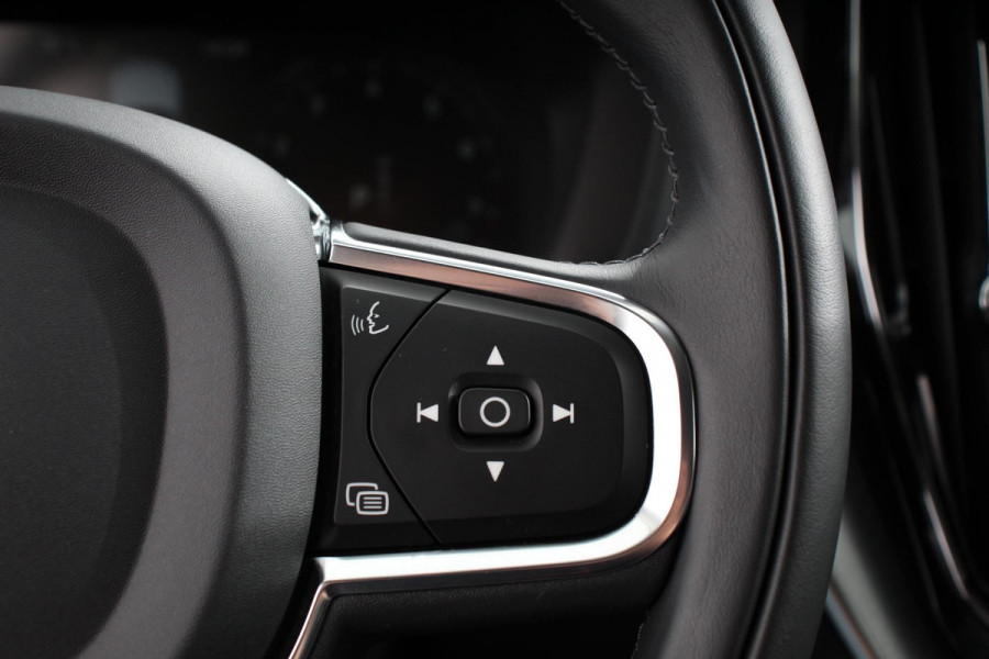 Volvo XC60 2.0 B4 197pk Momentum Pro | Navigatie | Lederen Bekleding | Harman kardon AudioPro | DAB | Climate Control | Camera | Stoelverwarming | Electrisch bedienbare achterklep