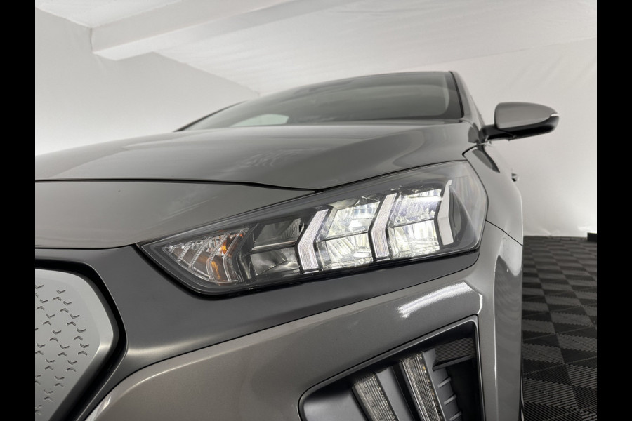 Hyundai IONIQ Premium EV 38 kWh (INCL-BTW)  *PANO | VOLLEDER | FULL-LED | NAVI-FULLMAP | FULL-LED | CAMERA | ADAPTIVE-CRUISE |  LANE-ASSIST | MEMORY-PACK | AMBIENT-LIGHT | KEYLESS | BLIND-SPOT | VIRTUAL-COCKPIT | COMFORT-SE