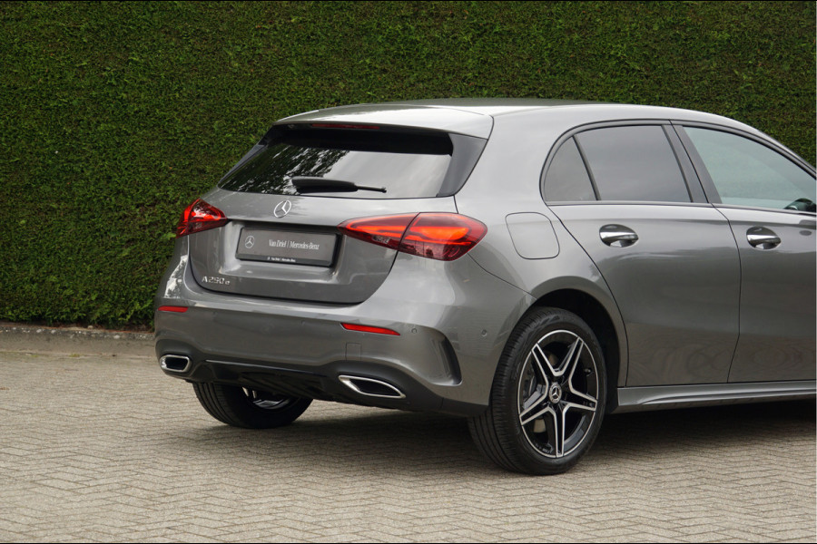 Mercedes-Benz A-Klasse A 250 e AMG Line Night Facelift | Trekhaak Keyless-Go Sfeerverlichting