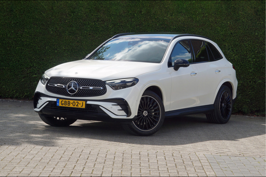 Mercedes-Benz GLC GLC 400 e 4M AMG Line | Achterasbesturing Luchtvering Pano Trekhaak Head-Up Distronic