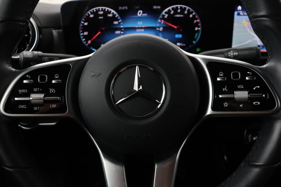 Mercedes-Benz A-Klasse 250e Urban | Stoelverwarming | Trekhaak | Widescreen | Camera | Navigatie | Half leder | Park Assist | Full LED | Climate control