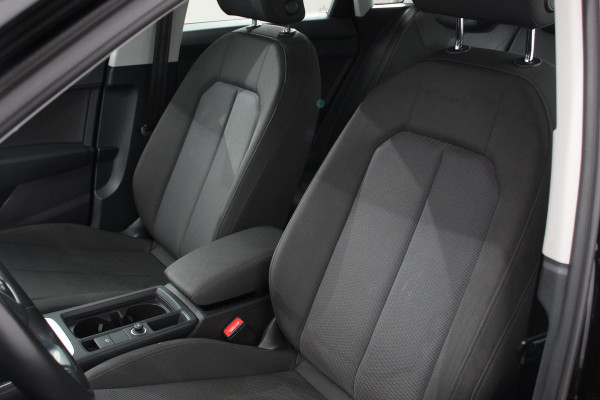Audi Q3 35 TFSI 150pk Advanced Prestige S-tronic 7 | Navigatie | Apple Carplay / Android Auto | Wegklapbare Trekhaak | Dab | Led | Verwarmde voorstoelen | Adapive Cruise Control