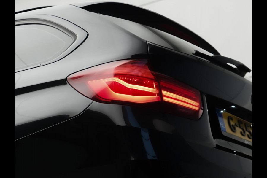 BMW 3 Serie Touring 318i M Sport Corporate Lease (LED,XENON,AUTOMAAT,LEDER,GROOT NAVI,STOELVERWARMING,PARKEERSENSOR,LM-VELGEN)