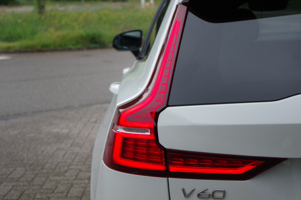 Volvo V60 2.0 B3 163 PK Automaat R-Design, Adap. Cruise Control, 360 Camera, Stoel-& Stuurverwarming, CarPlay