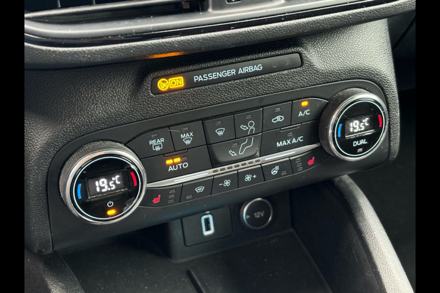 Ford FOCUS Wagon BWJ 2019 | 1.5TDCI 120PK ST Line Business | Full LED | Clima | Trekhaak | Panodak | Camera a. | 18'' LMV | Carplay |