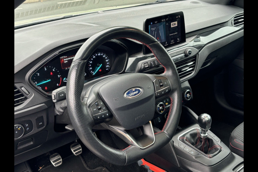 Ford FOCUS Wagon BWJ 2019 | 1.5TDCI 120PK ST Line Business | Full LED | Clima | Trekhaak | Panodak | Camera a. | 18'' LMV | Carplay |