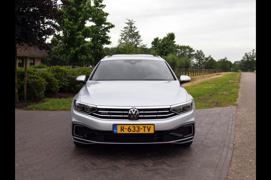 Volkswagen Passat Variant 1.4 TSI PHEV GTE Business | Camera | Apple Carplay | Cruise Control | Trekhaak |