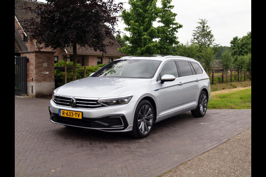 Volkswagen Passat Variant 1.4 TSI PHEV GTE Business | Camera | Apple Carplay | Cruise Control | Trekhaak |