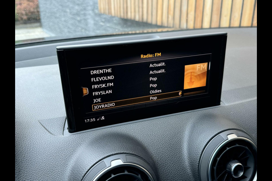 Audi Q2 35 TFSI S Edition S-tronic Automaat | Virtual | Navigatiesysteem full map | Extra Getint glas | Cruise control adaptief | 1.5 TF
