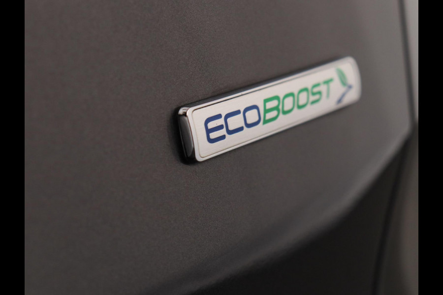 Ford Kuga 1.5 EcoBoost Vignale Leder Panorama Sony Adaptive Cruise Stoelverwarming, Trekhaak