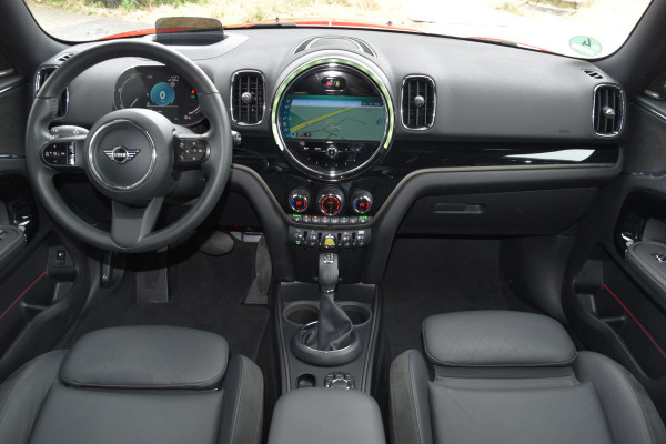 MINI Countryman Cooper S E ALL4 BTW-AUTO | ADAPTIVE CRUISE | HEAD UP | ELEKTRISCHE VOORSTOELEN + GEHEUGEN | ACHTERUITCAMERA | CARPLAY | PANORAMA |