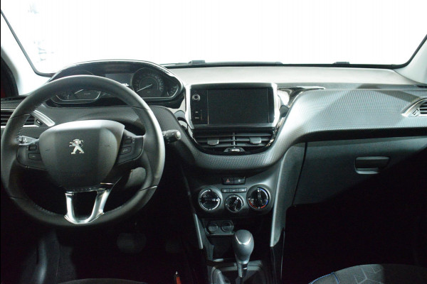Peugeot 2008 1.2 PureTech Signature AUTOMAAT | PANORAMADAK | NAVIGATIE | CARPLAY | PARKEERSENSOREN | AIRCO | 63.237km