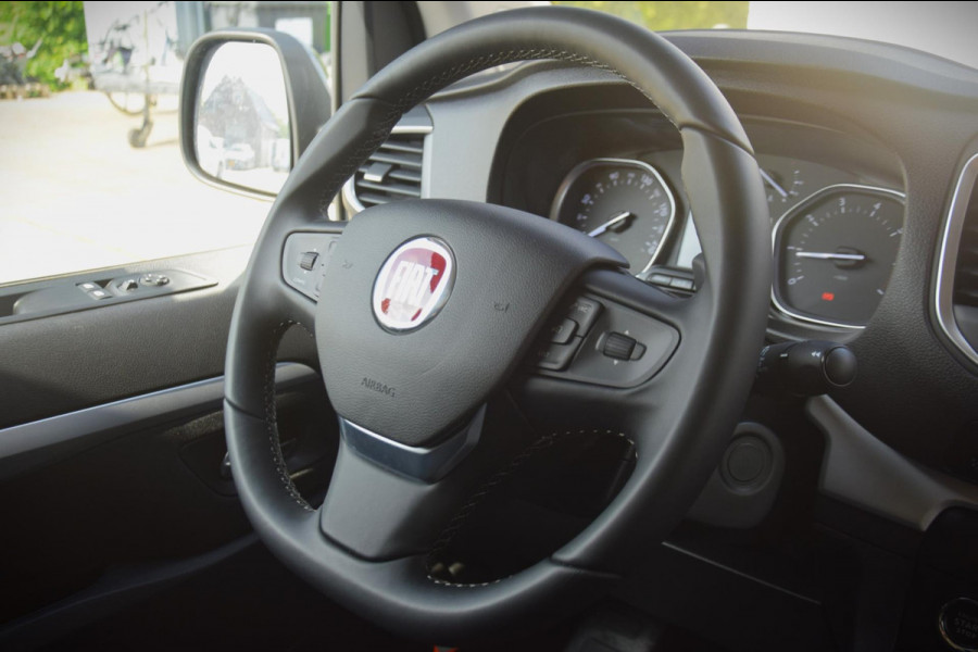 Fiat Scudo 2.0 MultiJet L3H1 Automaat / Trekhaak / Climate control / Navigatie / Parkeersensoren / Camera /