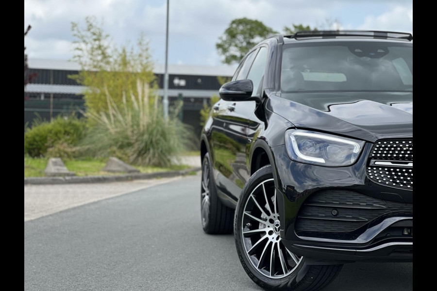 Mercedes-Benz GLC 300e 4MATIC 9G-Tronic AMG Panoramadak|Camera 360°|Keyless-Go|Sfeerverlichting|Digitaal cockpit|Elektr. verst. stoelen|Night Pakk