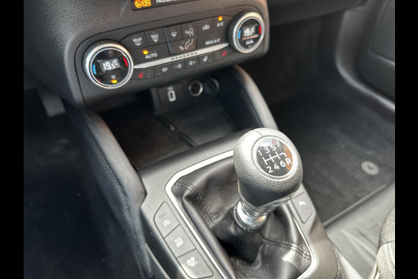 Ford Focus 1.0 EcoBoost 125pk MHEV Titanium | Navigatie | Apple Carplay/Android Auto | Parkeersensoren | Camera | Cruise Control | Blind Spot Assist | Stoel- en stuurverwarming | Getinte ramen | Climate Control