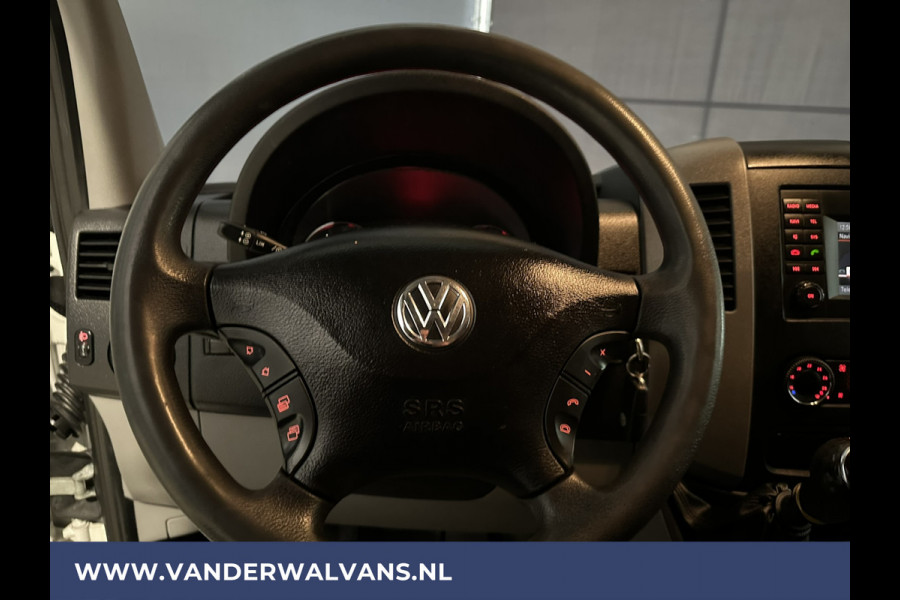 Volkswagen Crafter 2.0 TDI L1H1 Airco | Imperiaal | Trap | Trekhaak | Navigatie | Cruisecontrol | Parkeersensoren Chauffeursstoel, Bijrijdersbank