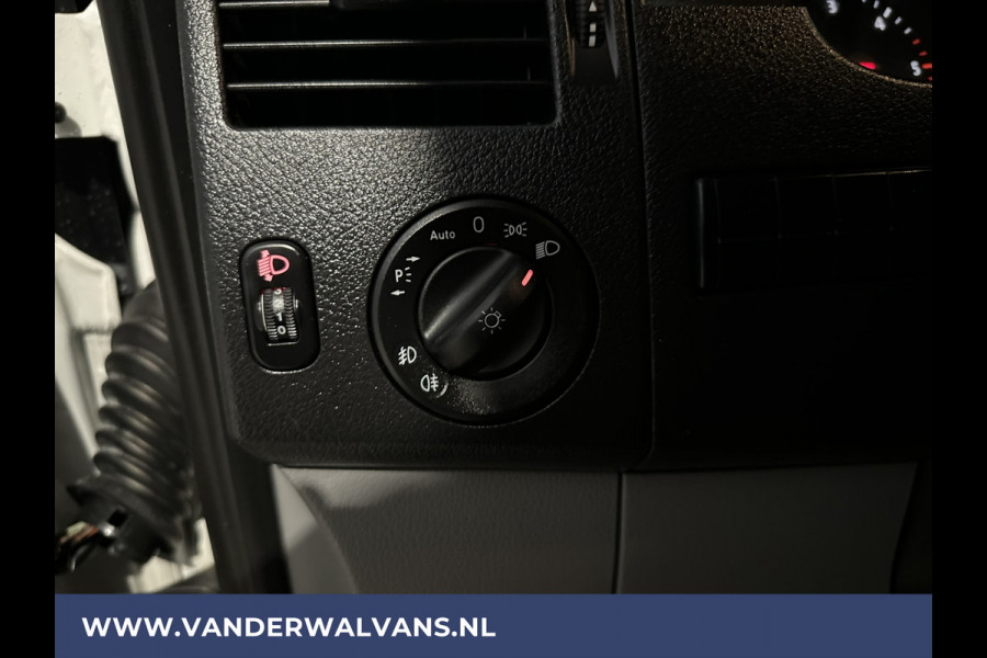 Volkswagen Crafter 2.0 TDI L1H1 Airco | Imperiaal | Trap | Trekhaak | Navigatie | Cruisecontrol | Parkeersensoren Chauffeursstoel, Bijrijdersbank