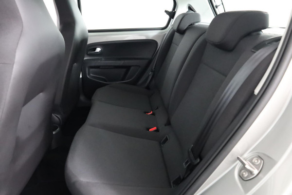 Volkswagen up! 1.0 65 pk | Verlengde garantie | 15"LM velgen | Navigatie via App | Parkeersensoren achter | Achteruitrijcamera | Cruise control |