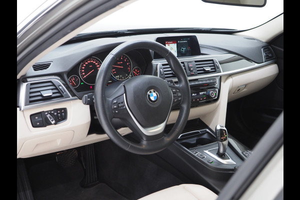 BMW 3 Serie Touring 318i LCI Luxury | Panoramadak | Leder | LED | Climate | Cruise