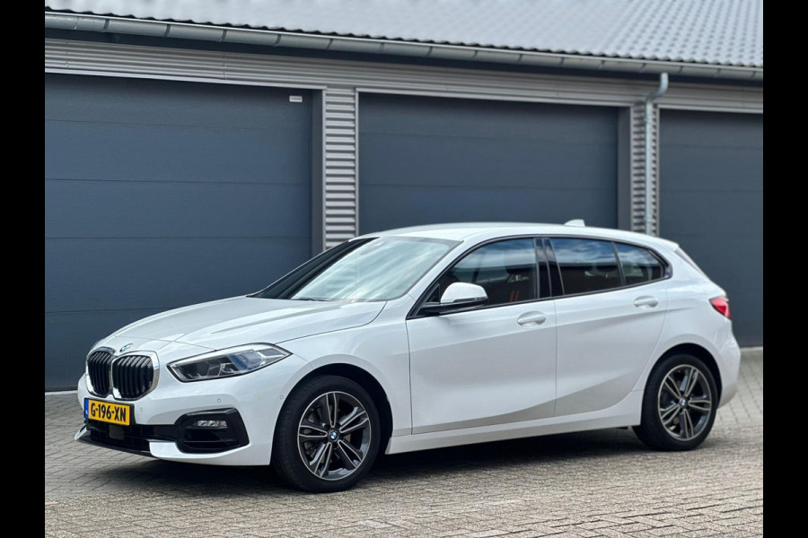 BMW 1-serie 118i AUTOMAAT EXECUTIVE EDITION, 28000 KM, VELE OPTIES, NEDERLANDSE AUTO MET NATIONALE AUTO PAS