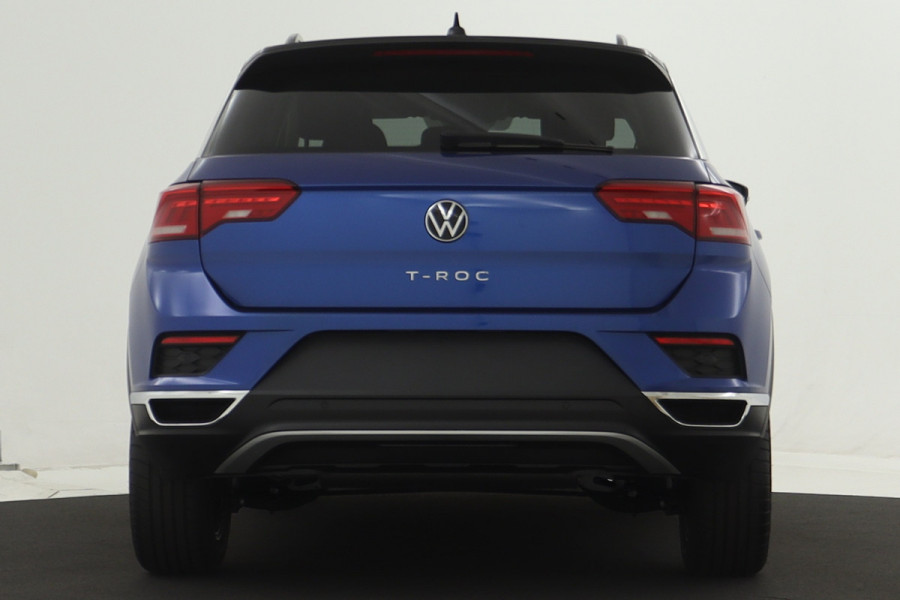 Volkswagen T-Roc 1.0 TSI Style Parkeersensoren , navigatie, 17 inch wielen