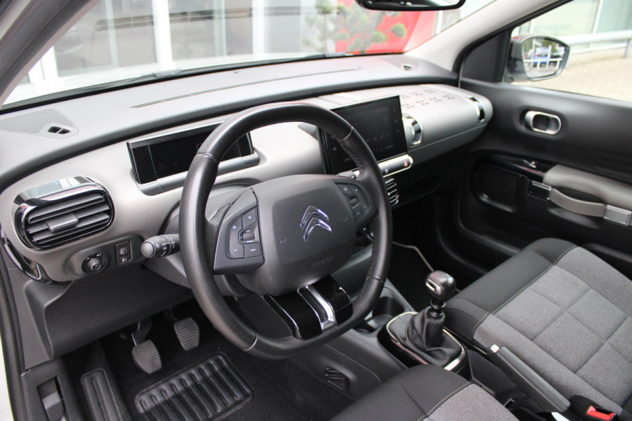 Citroën C4 Cactus 1.2 110PK ORIGINS | NAVIGATIE 10" TOUCHSCREEN | ACHTERUITRIJ CAMERA | APPLE CARPLAY/ANDROID AUTO | PARKEERSENSOREN ACHTER | CRUISE CONTROL | DAB+ RADIO | KEYLESS ENTRY/START | CLIMATE CONTROL | REGEN/LICHT SENSOR | 17" LICHTMETALEN VELGEN ZWART|