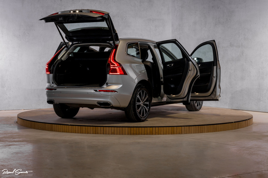 Volvo XC60 2.0 T4 Inscription | Adaptieve cruise | Zwenkbare trekhaak | Camera | Lane assist |