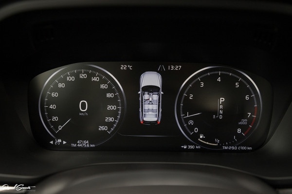 Volvo XC60 2.0 T4 Inscription | Adaptieve cruise | Zwenkbare trekhaak | Camera | Lane assist |