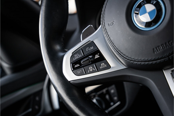 BMW 5 Serie Touring 530e M-Sport - Panorama | HUD | ACC | Memory