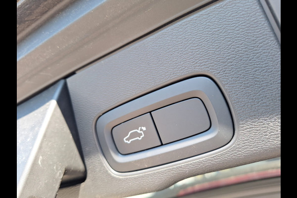 Volvo XC60 Recharge T8 AWD R-Design Plug in Hybrid | PHEV | Panodak | Trekhaak af Fabriek | Lederen Sporstoelen  Memory |  Adaptive Cruise | Carplay | 360 Camera | Trailer pakket | Stoelventilatie / Stoelverwarming | Sportstoelen |