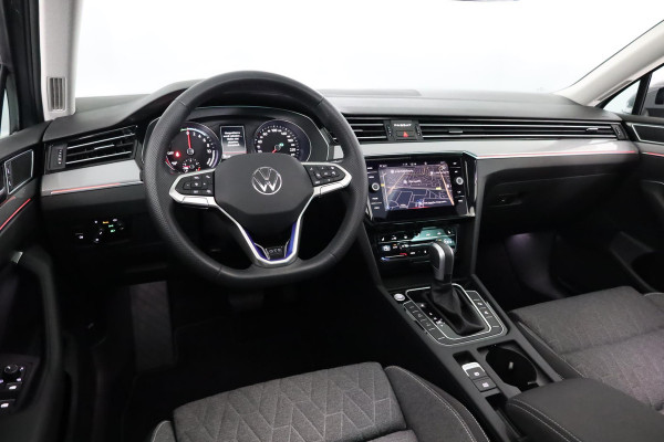 Volkswagen Passat Variant 1.4 TSI PHEV GTE Business 218 pk Automaat (DSG) | Navigatie | Panoramadak | Elektr. trekhaak | Parkeersensoren (Park assist) | Rondomzicht camera |