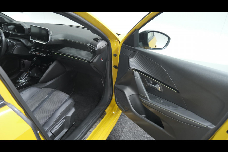 Peugeot 208 PureTech 130 EAT8 GT | Nieuw Binnen | Camera | Panoramadak | Dodehoekdetectie | Apple Carplay