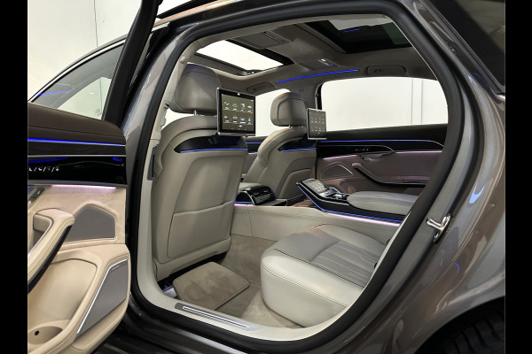 Audi A8 55 TFSI Quattro Lang | Rear-Seat Ent. | Massage V+A | B&O High-End | 360 View | Panorama | Luchtvering | Soft-Close | Laser-LED  Valcona-Leder | ACC | Head-Up | Alcantara hemel | ISO-Glas | Trekhaak | Standkachel | Keyless-Go | Tour-Pakket | Alarm |