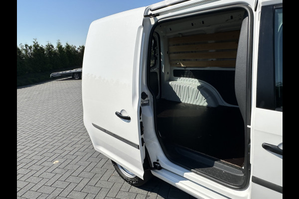 Volkswagen Caddy 2.0 TDI EURO 6 / L1H1 / ZEER NETTE AUTO / TREKHAAK / AIRCO / RAMEN ACHTER