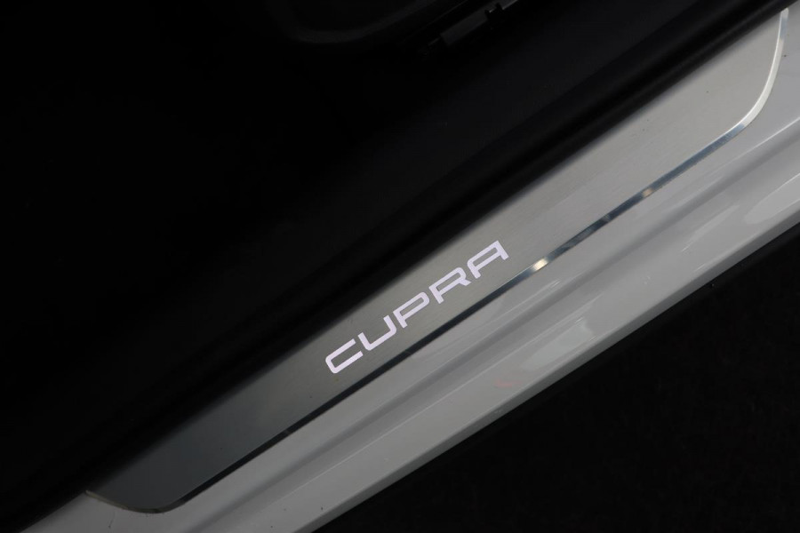 CUPRA Formentor 1.4 TSI eHybrid PHEV | Stuurverwarming | Adaptive Cruise | Full LED | PDC | Bluetooth | DAB+